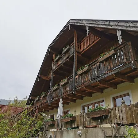 Höller *